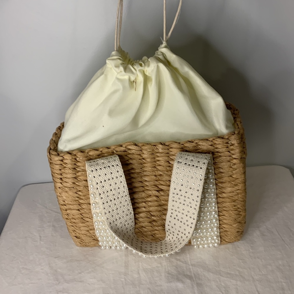 Pearl handle basket - Picture 4 of 6